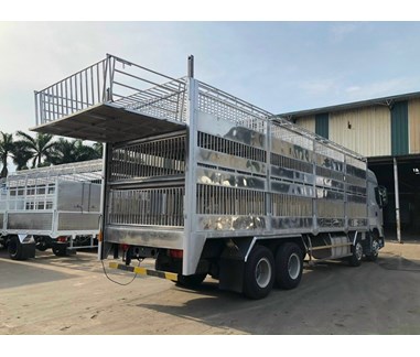 Xe chở heo Chenglong Hải Âu 8x4