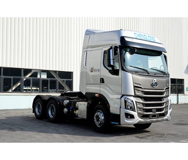 Đầu kéo CHENGLONG 445HP H7 King power