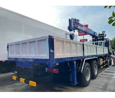 Xe cẩu 4 chân Chenglong - Hải Âu