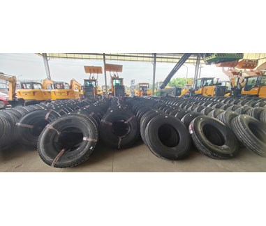 Lốp xe tải